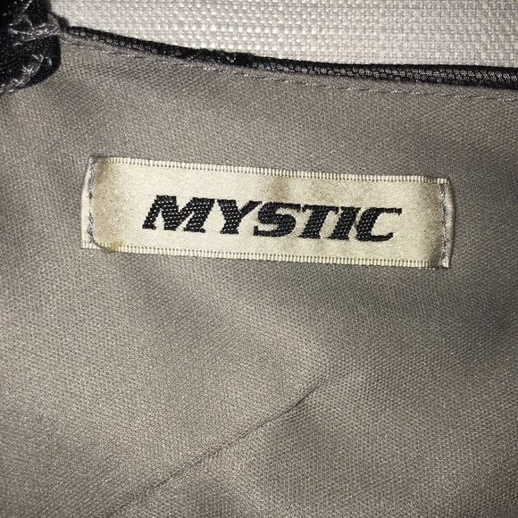 adorable gray mystic dress with flower detailing - Picture 6 of 6